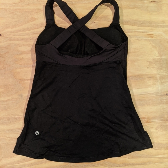 Black lululemon Track and Train Tank - Picture 3 of 3